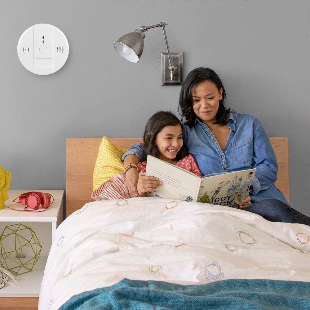 Combination Smoke and Carbon Monoxide Detector Alarm, Beeps Warning Smoke Co Alarm Clock for Travel Home Bedroom Living Room Basement Attics Cars, Battery Operated, Comply with UL 217/UL 2034, 1 Pack 🍁 All In One Marketplace Canada