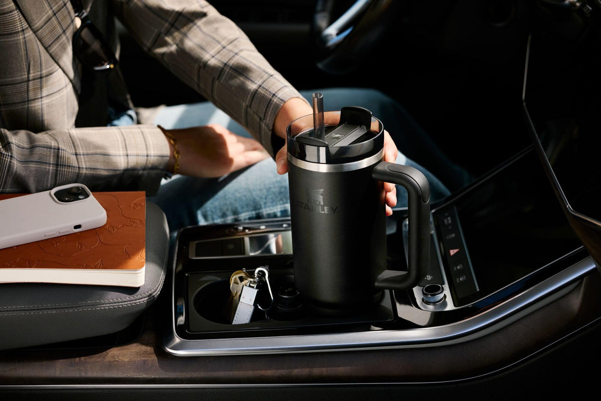 STANLEY Quencher H2.0 Tumbler with Handle and Straw 20 oz | Flowstate 3-Position Lid | Cup Holder Compatible for Travel | Insulated Stainless Steel Cup | BPA-Free | Purple Dust 🍁 All In One Marketplace Canada
