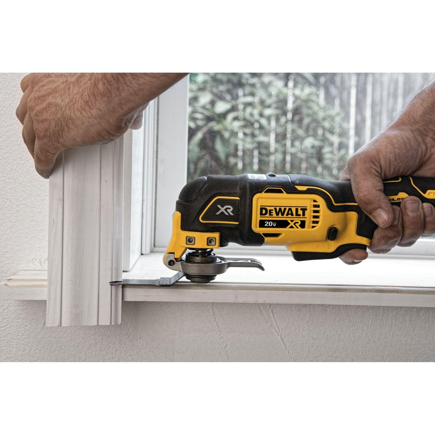 DEWALT 20V Max XR Oscillating Multi-Tool, Variable Speed, Tool Only (DCS356B) ๐ All In One Marketplace Canada
