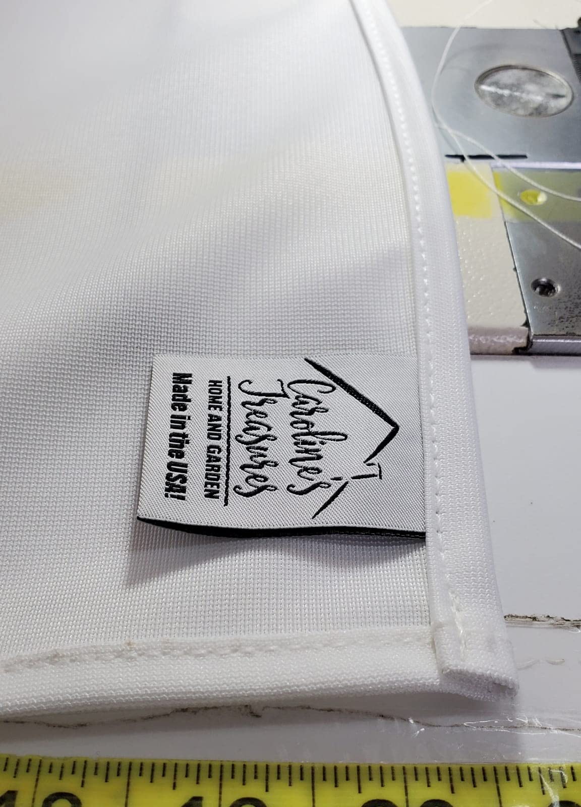Caroline's Treasures BB4270GF Halloween Pug Cream Garden Size Flag, Small, Multicolor
