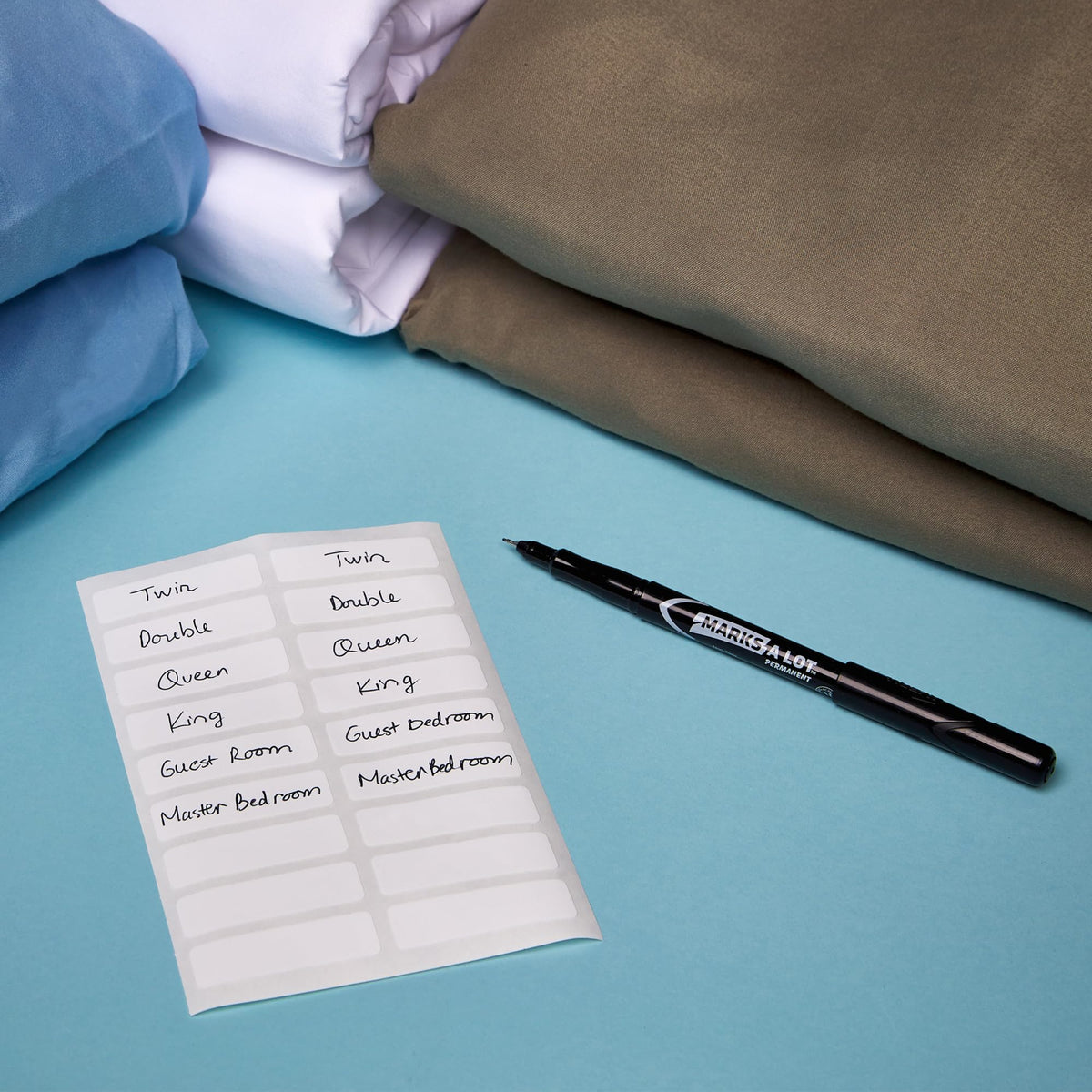 AVERY No Iron Clothing Labels, Washer & Dryer Safe, Writable Fabric Labels, 54 Labels, 1 Pack (40720), White, 1/2"x1-3/4" ๐ All In One Marketplace Canada