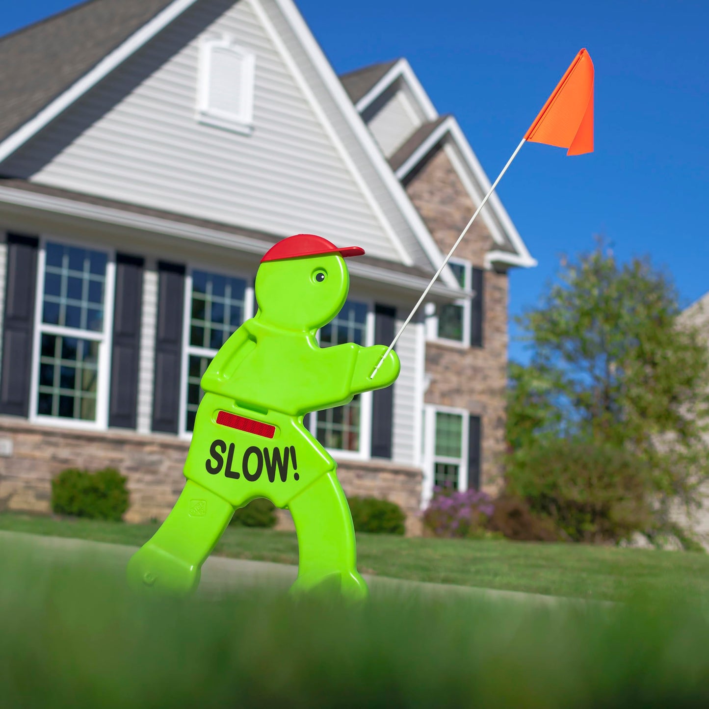 Step2 Kid Alert Street Safety Sign, Kids at Play Signage for Neighborhood Safety, 32-Inch Tall Reflective Caution Sign with Warning Flag ๐ All In One Marketplace Canada