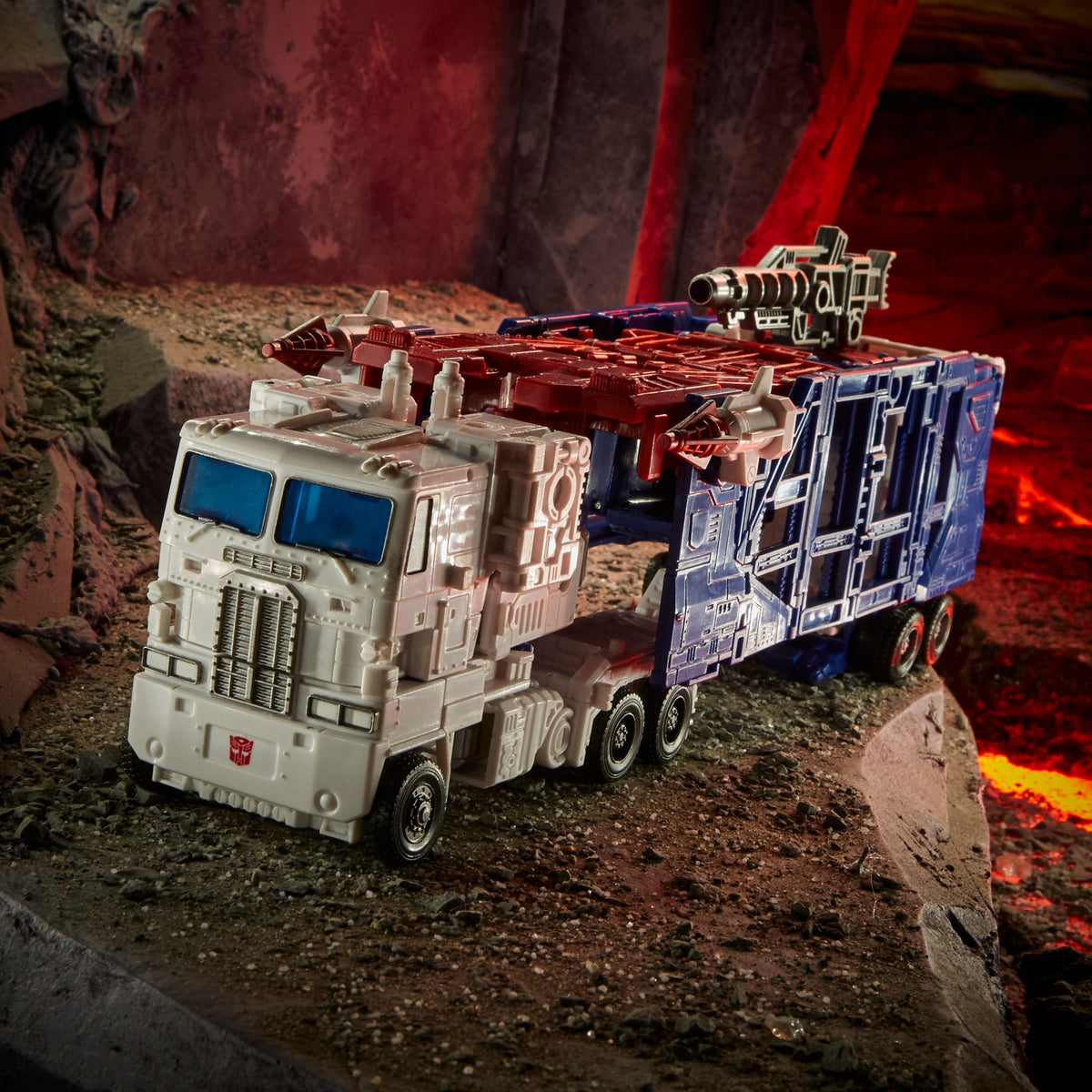 Transformers War for Cybertron: Kingdom Leader WFC-K20 Ultra Magnus