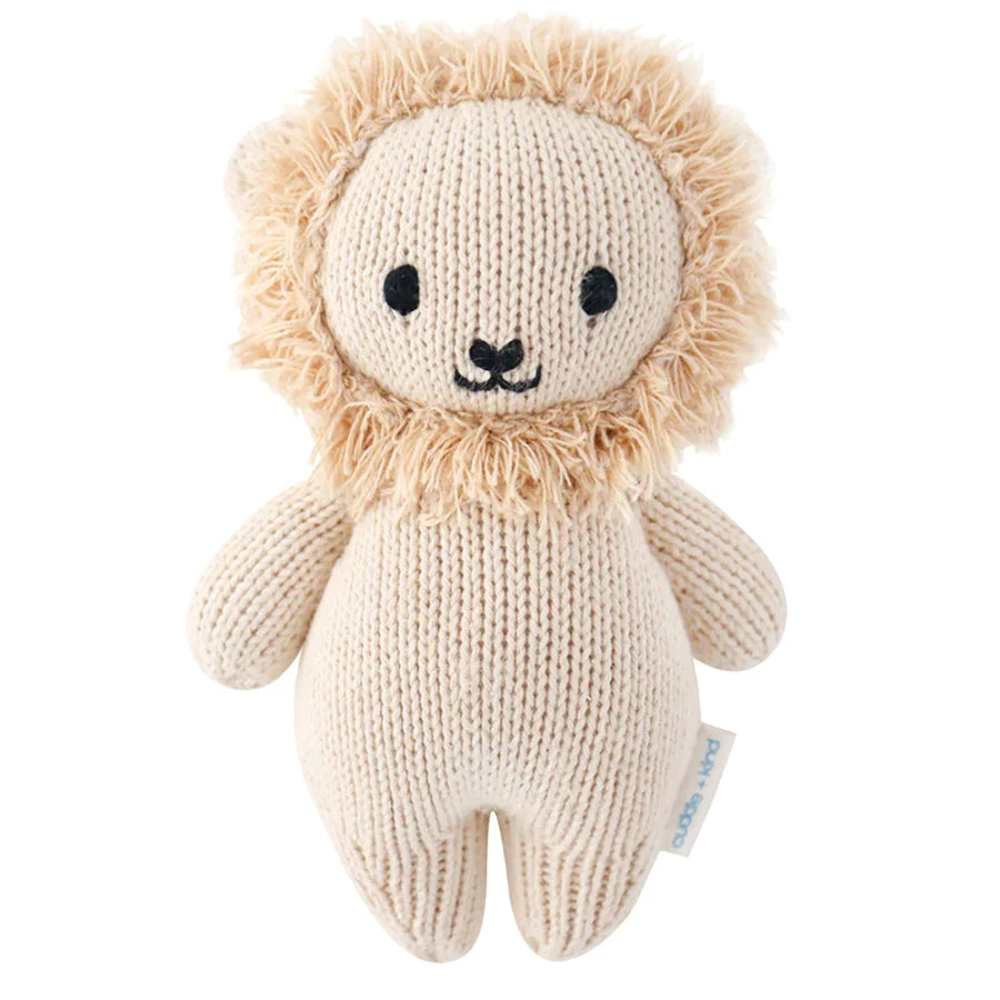 Baby lion | Cuddle + Kind