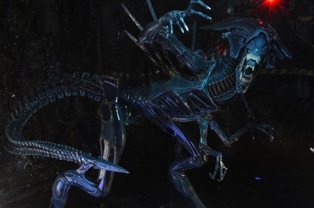 Aliens Xenomorph Queen Deluxe Action Figure