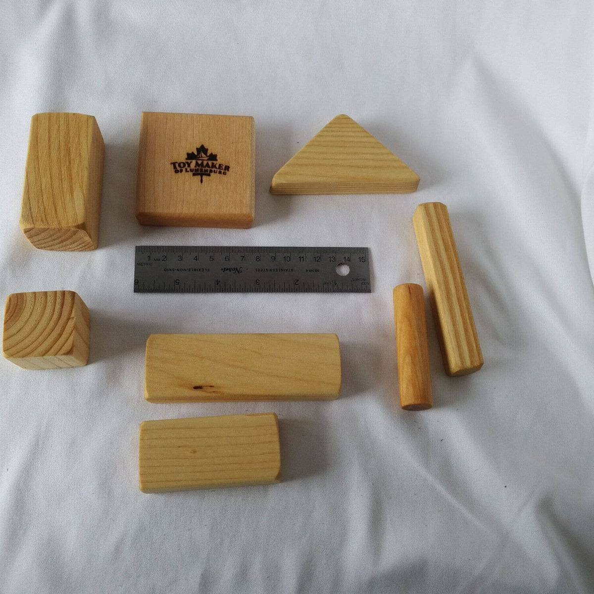 Toy Maker of Lunenburg - Wood Building Blocks Set – 40 Pieces - Made In Canada - High Quality - Ages 2+