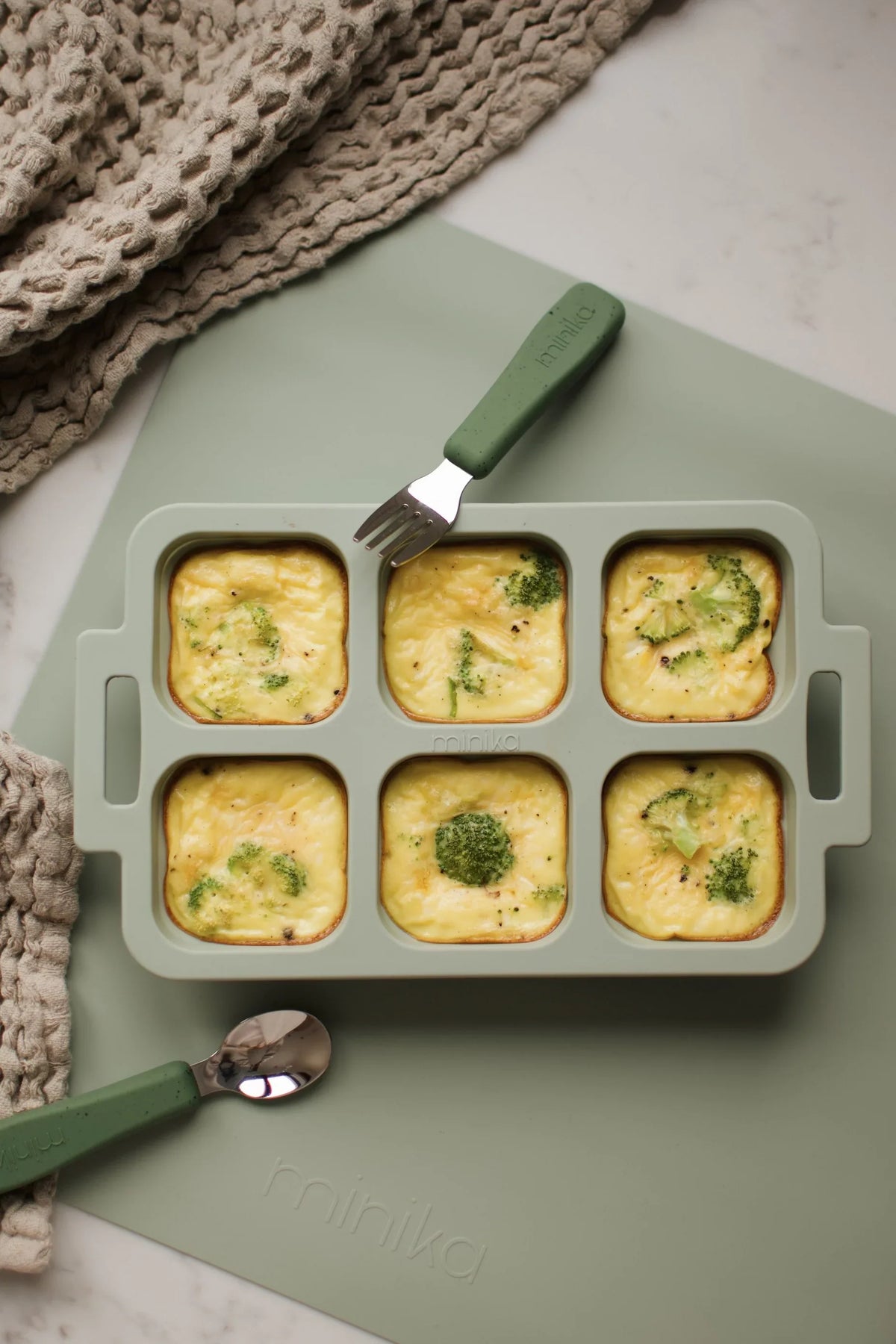 Minika Foldable cupcake mould