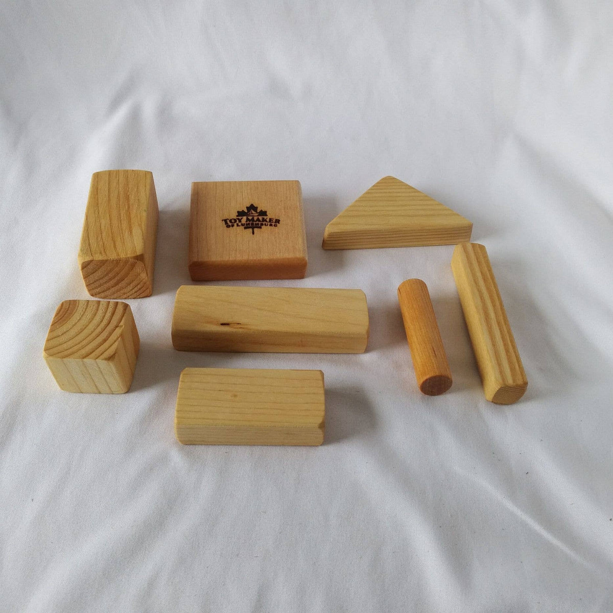 Toy Maker of Lunenburg - Wood Building Blocks Set – 40 Pieces - Made In Canada - High Quality - Ages 2+