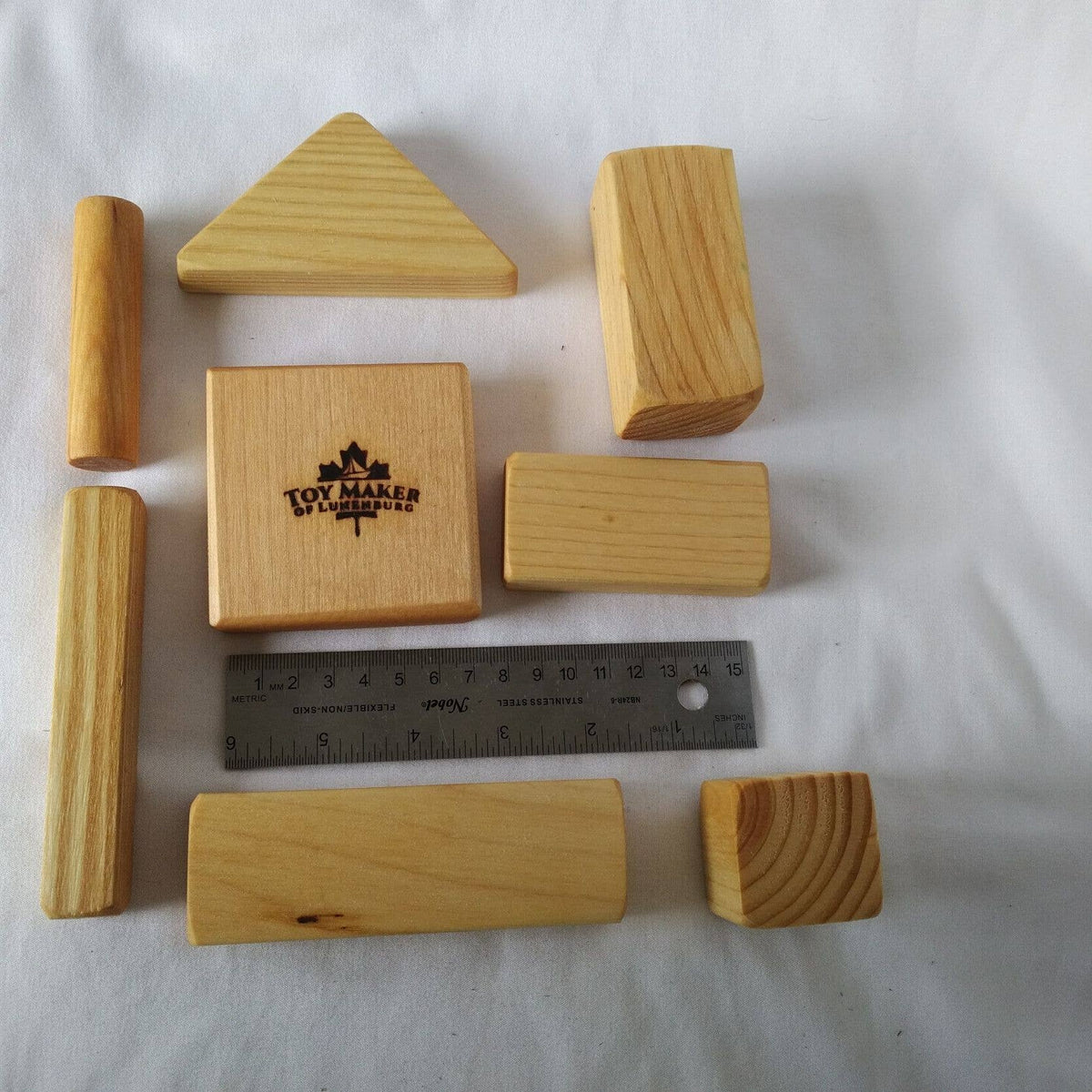 Toy Maker of Lunenburg - Wood Building Blocks Set – 40 Pieces - Made In Canada - High Quality - Ages 2+