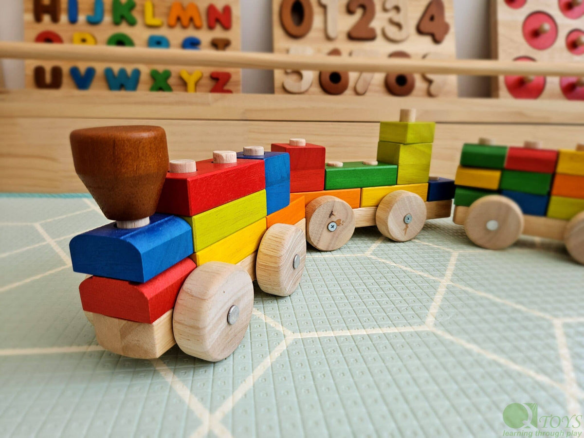 QToysUSA - Stack & Pull Train - Ages 2+