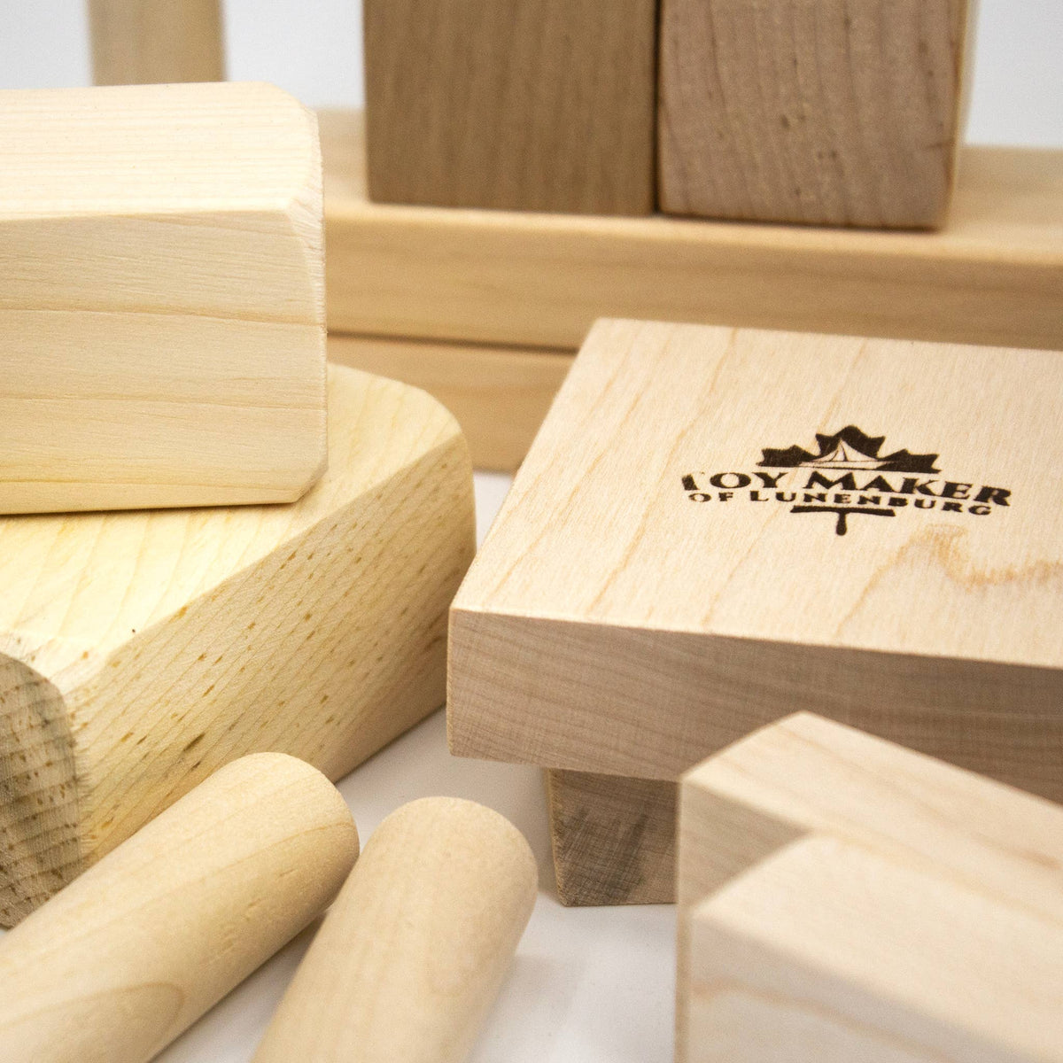 Toy Maker of Lunenburg - Wood Building Blocks Set – 40 Pieces - Made In Canada - High Quality - Ages 2+