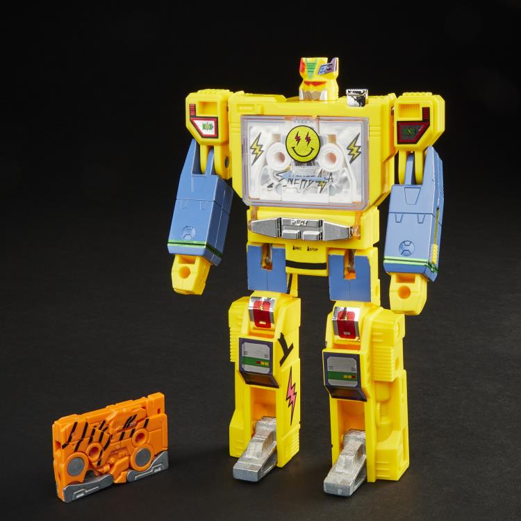 Transformers x J. Balvin Voyager J. Balvitron Exclusive Figure