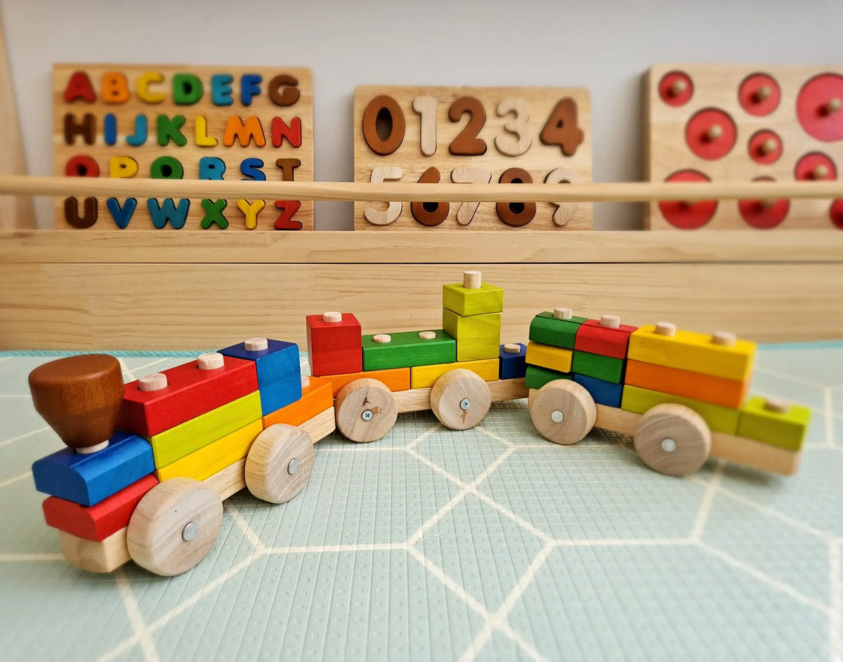 QToysUSA - Stack & Pull Train - Ages 2+