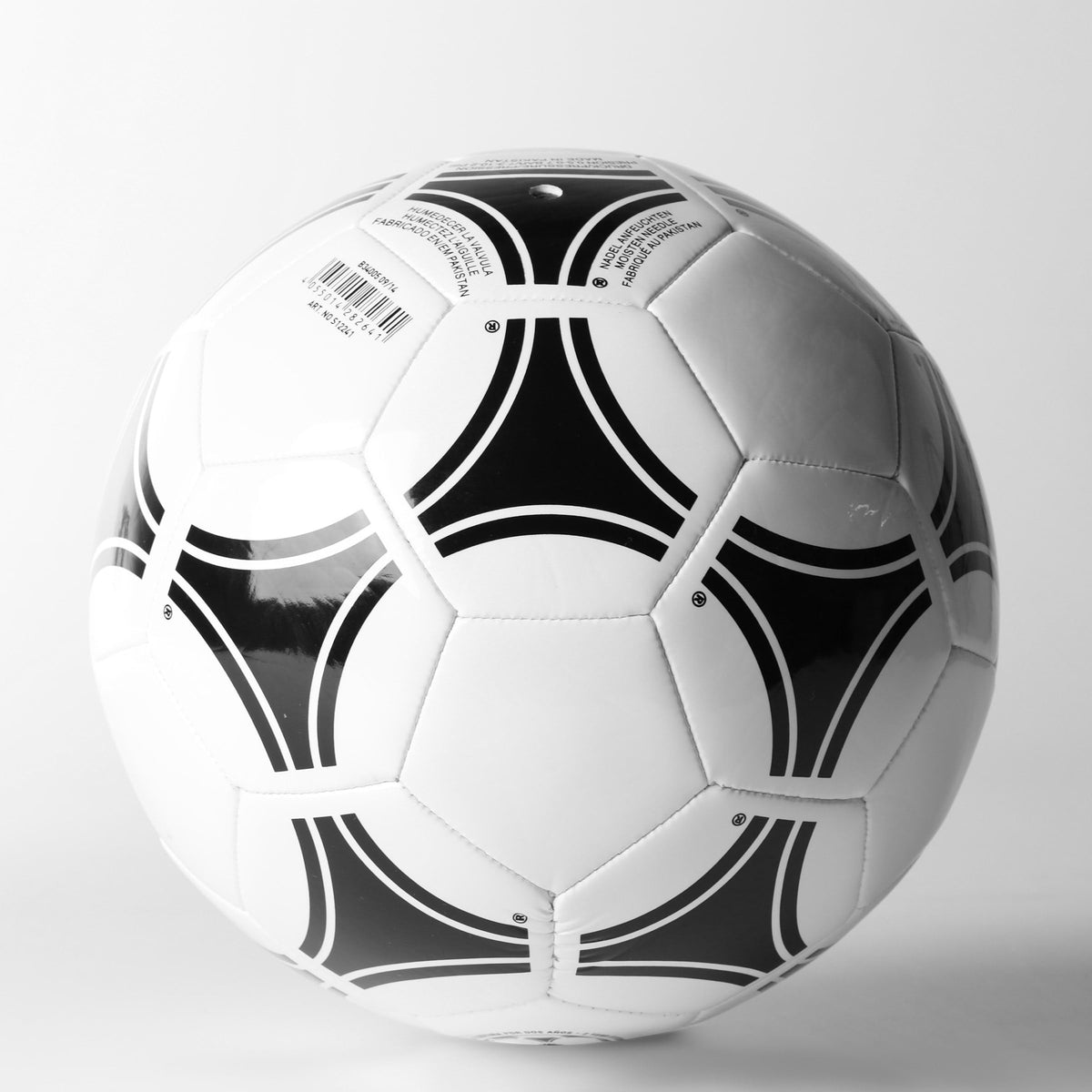 adidas Men's Tango Glider Soccer Ball, White/Black, 5 🍁 All In One Marketplace Canada