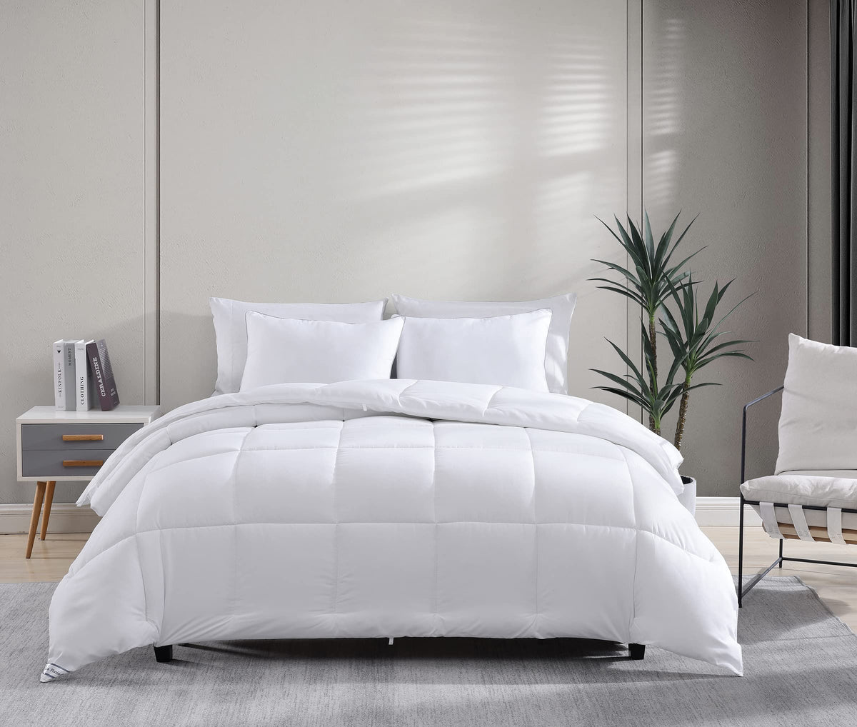 Comforter Queen Size - Down Alternative Hypoallergenic Duvet Insert, Ultra-Soft Microfiber, Box-Stitch Quilted with Corner Tabs, All Season, Machine Washable, 88x88 - White 🍁 All In One Marketplace Canada