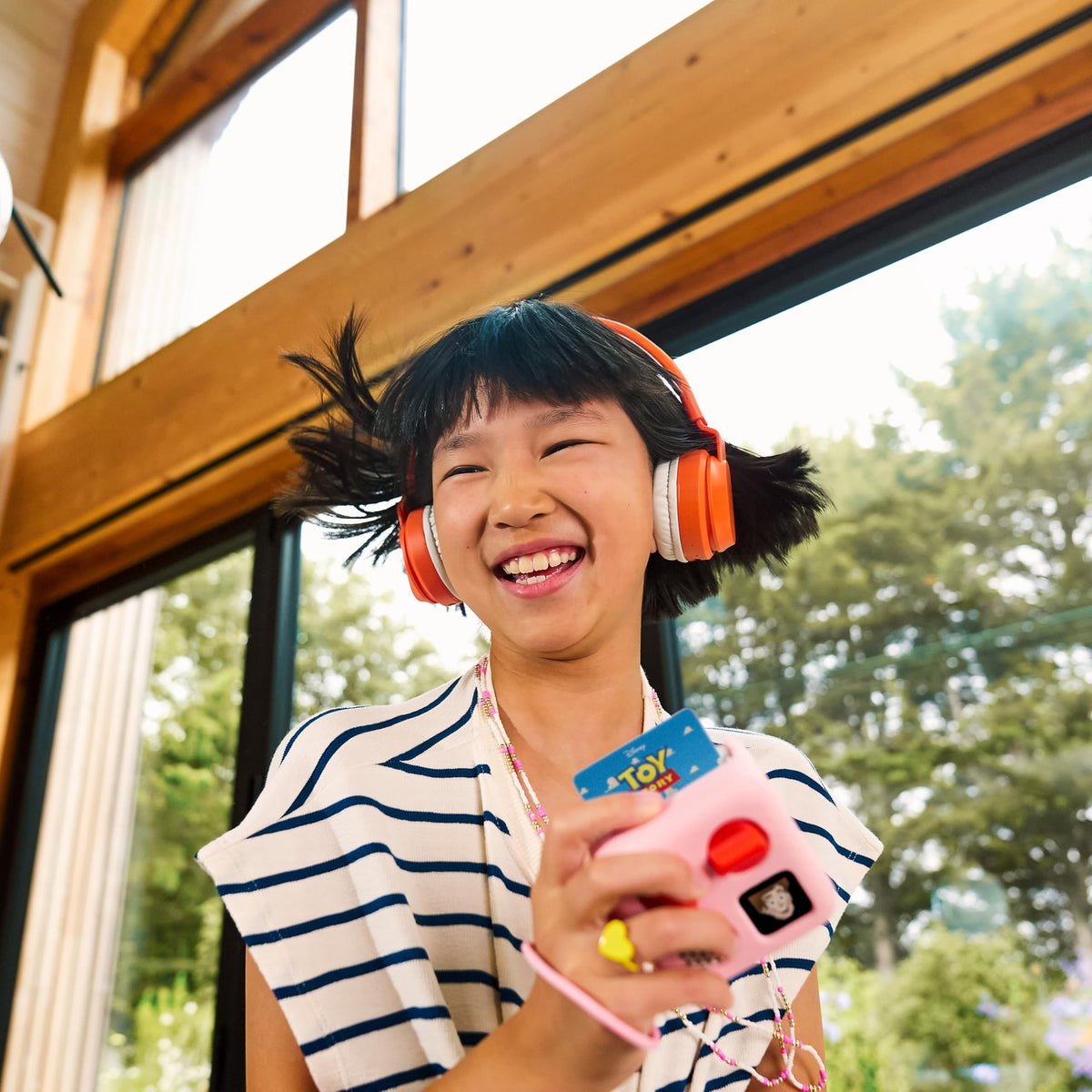 Yoto Mini (2024 Edition) + Starter Pack for Little Kids Bundle – Screen-Free Bluetooth Audio Player, All-in-1 Travel Device for Stories Music Podcasts Radio, Use as Speaker or with Headphones 🍁 All In One Marketplace Canada