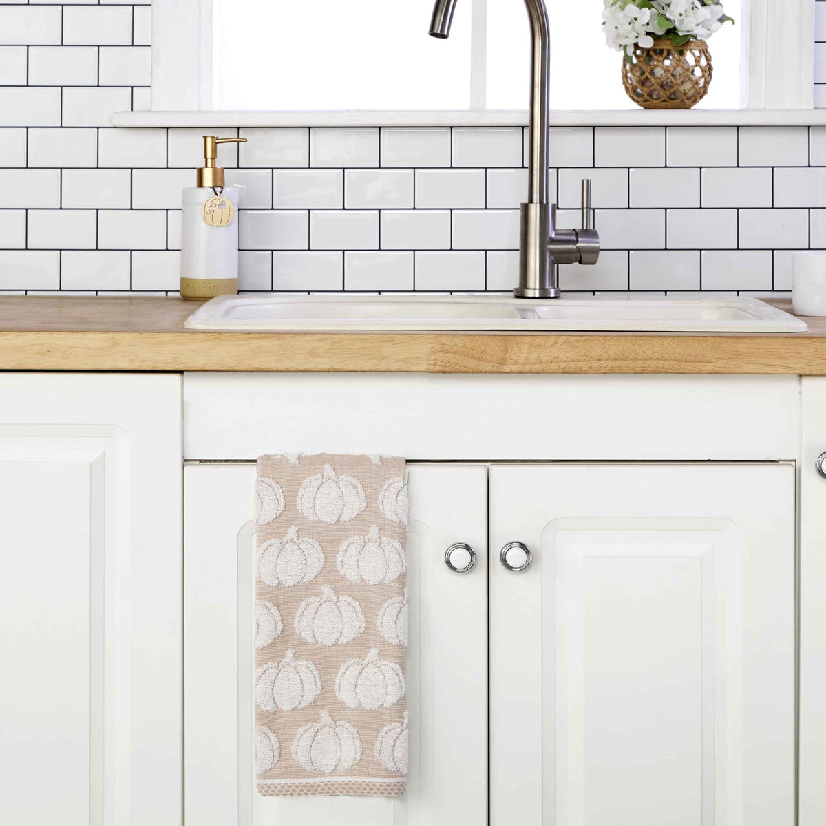 SKL Home Pumpkin Hand Towel 2pc Set for Bath/Kitchen/Bar & Gift, Tan