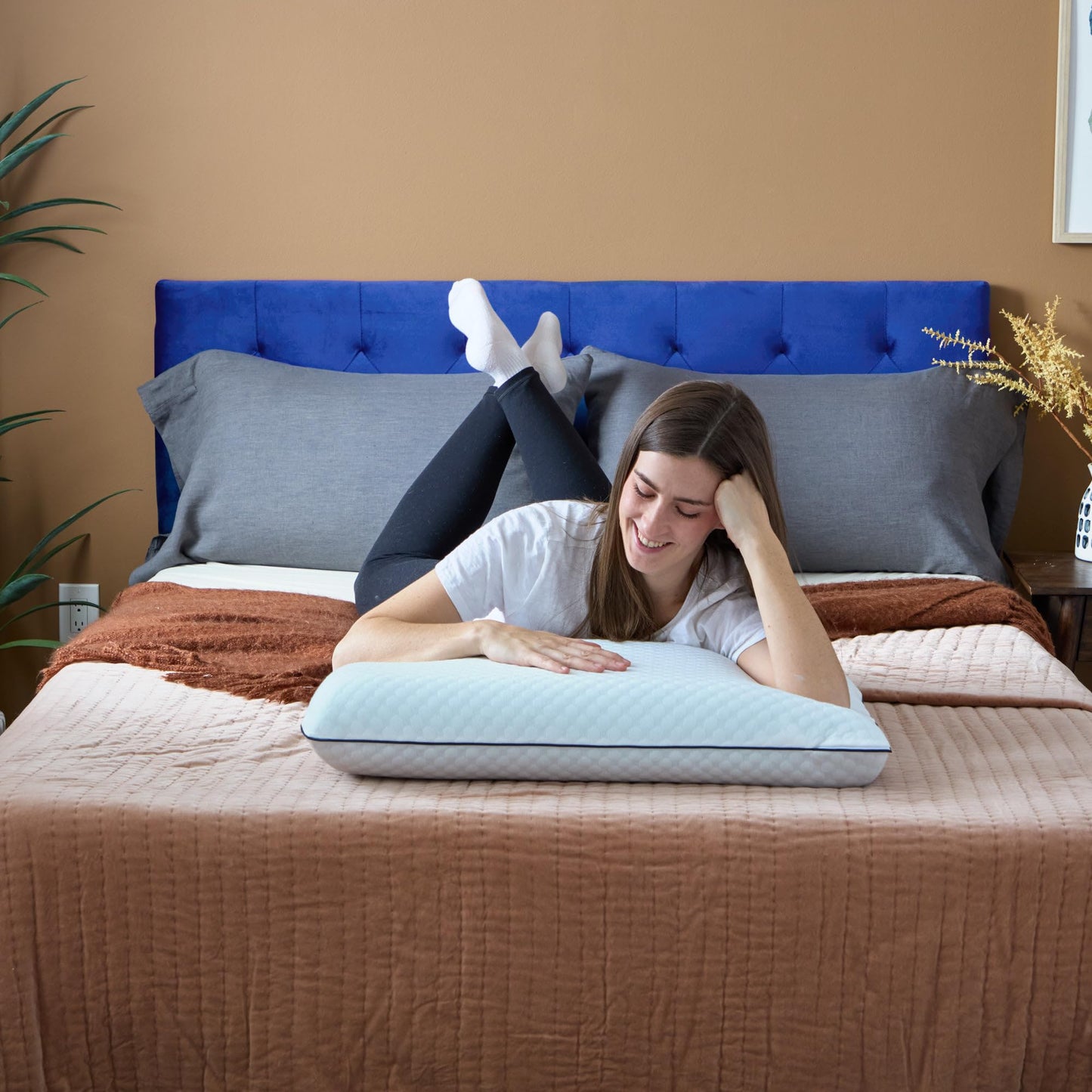 WEEKENDER Ventilated Gel Memory Foam Pillow - Washable Cover - Queen Size(Pack of 1), White 🍁 All In One Marketplace Canada