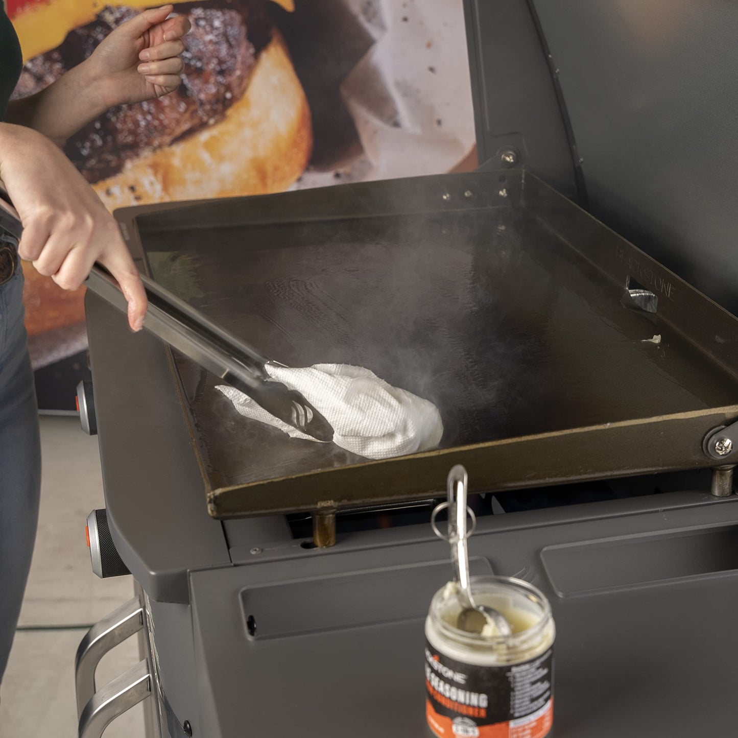 Blackstone 4146 Griddle Conditioner Kit 2-in-1 Cast Iron Season Oil for Grill Grates, Skillet, Dutch Oven, Pots & Pans-Clean, Protect, Condition & Care-Plant Based & Vegan, 15.3 Ounce (Pack of 1) 🍁 All In One Marketplace Canada