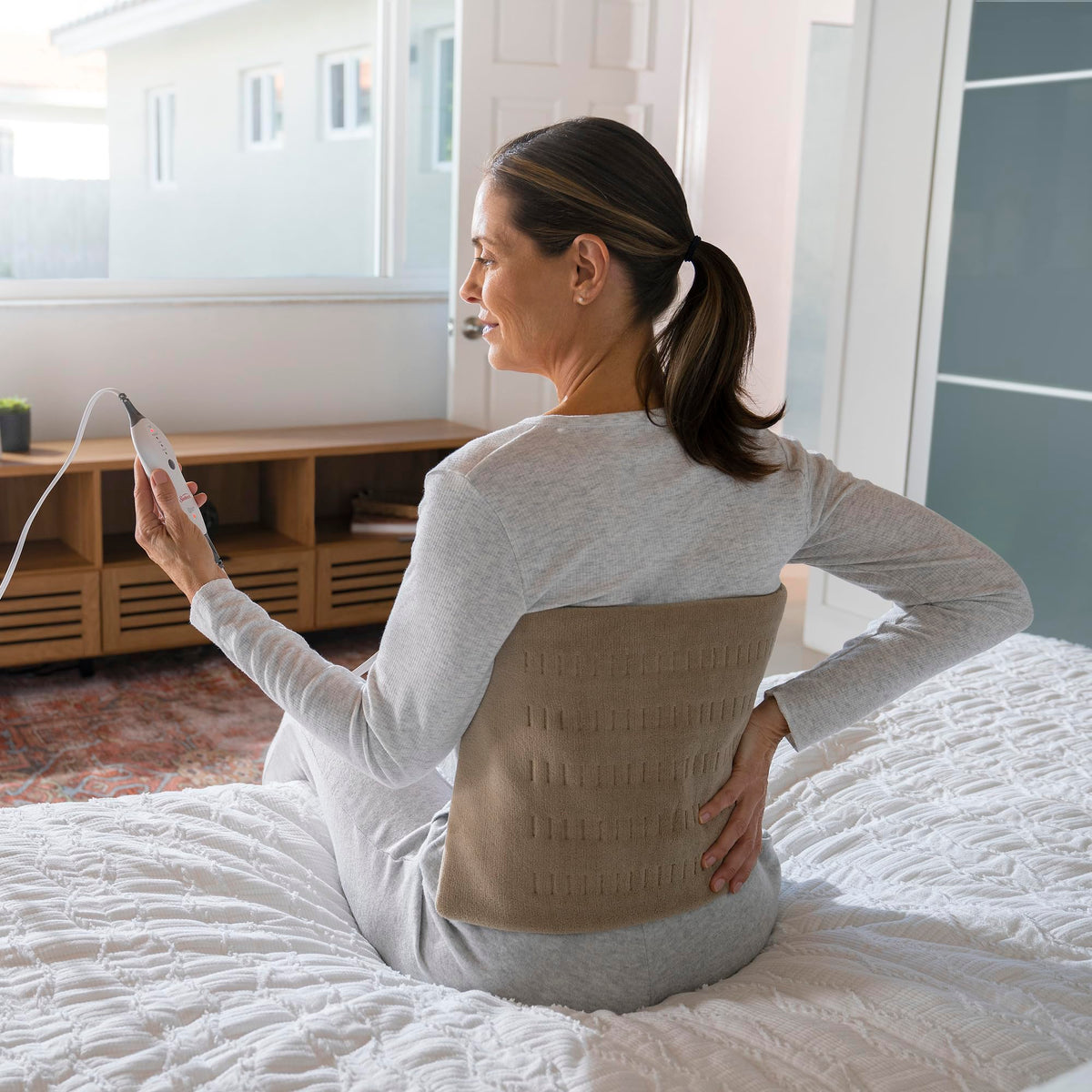 Sunbeam Premium King Size Heating Pad with Compact Storage - Moist Integrated Heating Pad for Pain Relief, 4 Heat Settings, 2 Hour Auto-Off, Beige 🍁 All In One Marketplace Canada