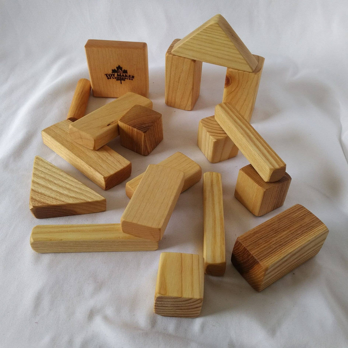 Toy Maker of Lunenburg - Wood Building Blocks Set – 40 Pieces - Made In Canada - High Quality - Ages 2+