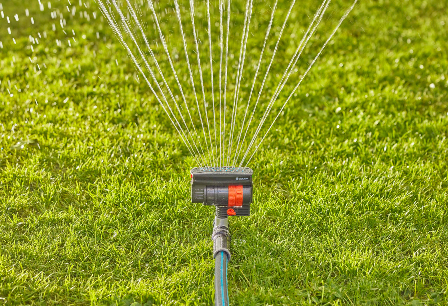 Gardena ZoomMaxx Oscillating Sprinkler on Metal Step Spike 🍁 All In One Marketplace Canada