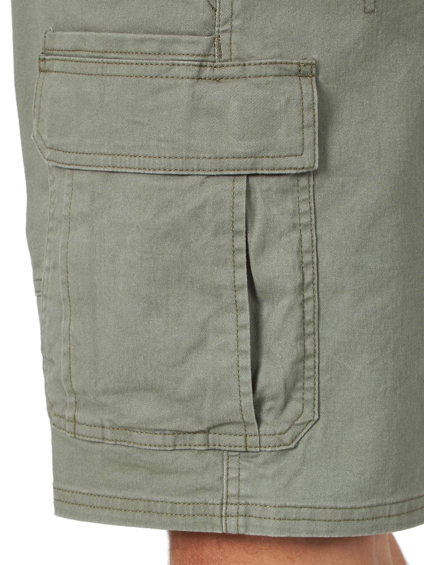 Wrangler Authentics Men's Classic Cargo Stretch Short, Dusty Olive, 38 🍁 All In One Marketplace Canada