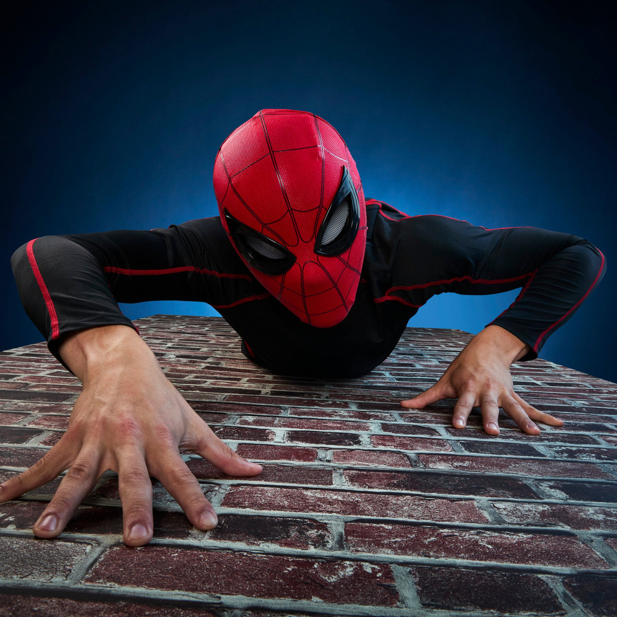 Marvel Legends Series Spider-Man Electronic Expressive Mask (preorder Dec/Jan)